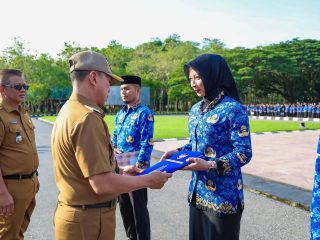 Serahkan SK PPPK Paruh Waktu, Gubernur Sultra Meminta Dedikasi dengan Tulus Layani Rakyat