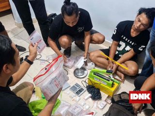 Tim Opsnal Satnarkoba Polresta Kendari Gerebek Bandar Sabu Yang Lagi Asik Nyabu Dalam Kamar Kos